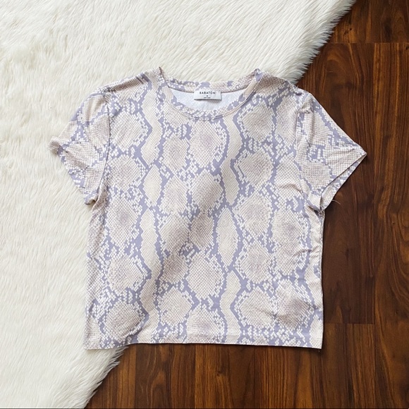 NEW Aritzia Babaton Everyday T-Shirt in Light Grey/Smoke - Picture 2 of 7